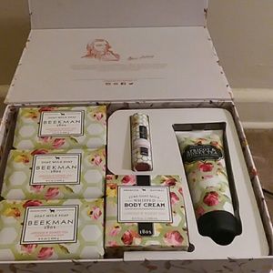 Beauty Giftbox by Beekman Farm